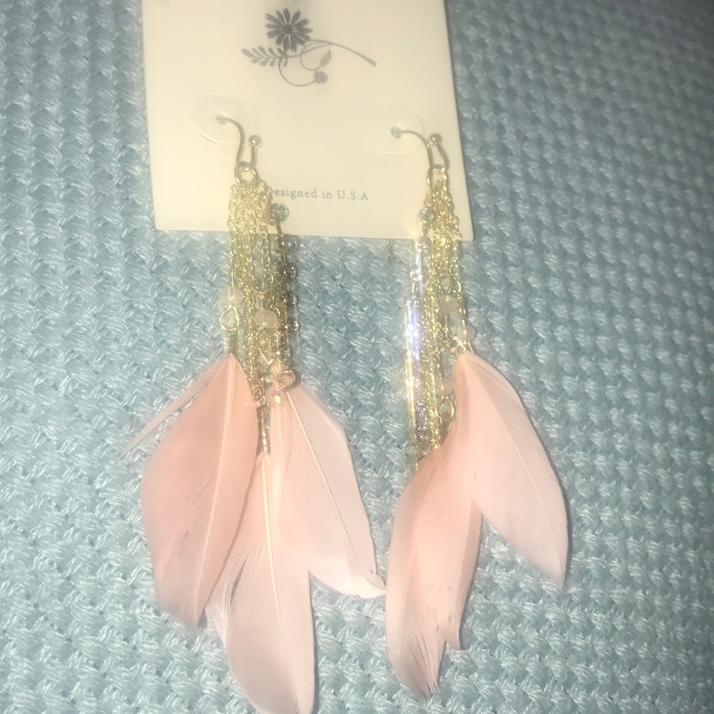 🎉3/$15 Pink feather chain & rhinestone drop - Picture 2 of 2